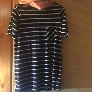 FOREVER21/ tee/ pocket and shoulder open/ euc/1x🌸